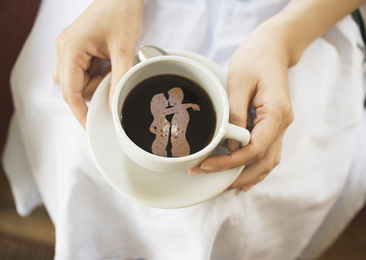 Как взбодриться ранним утром - кофе и сексуальная зарядка с женой